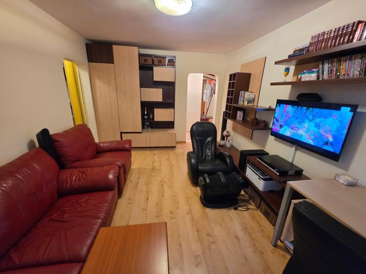 Apartament cu 2 camere semidecomandat în Titulescu