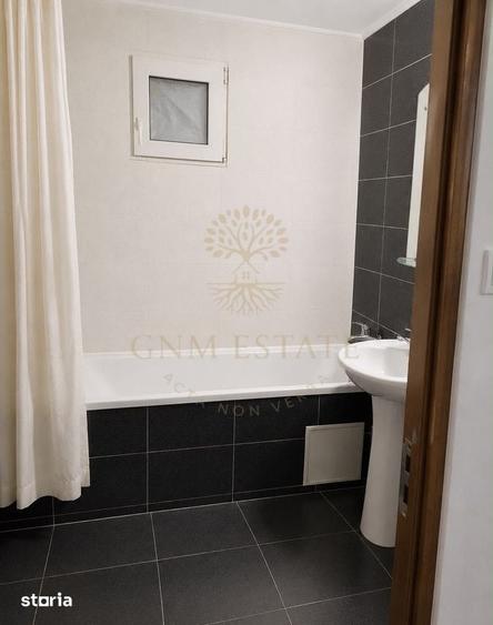 Apartament cu 3 camere semidecomandat în Titan
