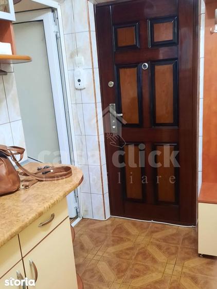 Apartament cu 2 camere semidecomandat, mobilat în Micro 21