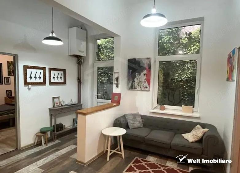Apartament cu 2 camere semidecomandat, mobilat în Central