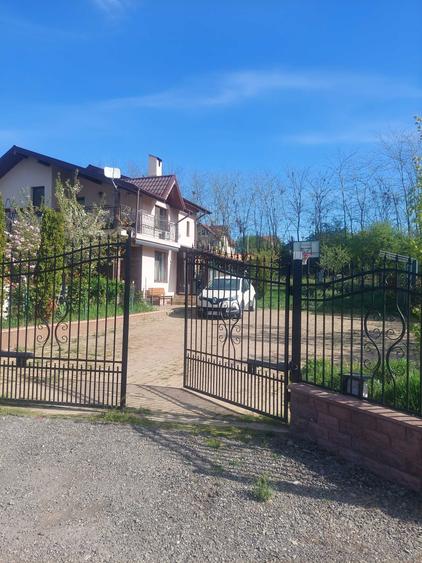 Casă cu 4 camere în Păulești