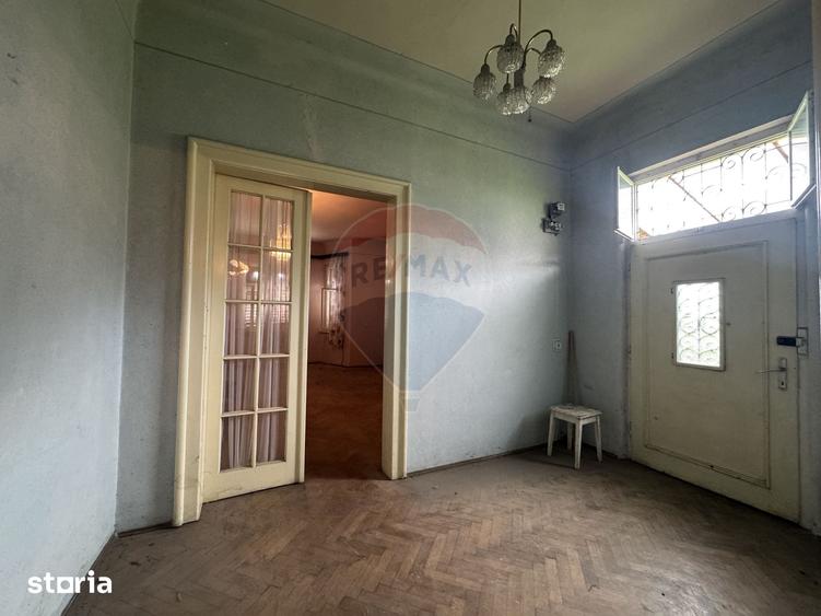 Casă cu 3 camere cu Teren 862 Mp în Central