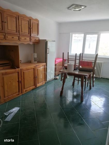 Apartament cu 3 camere decomandat în Gorjului