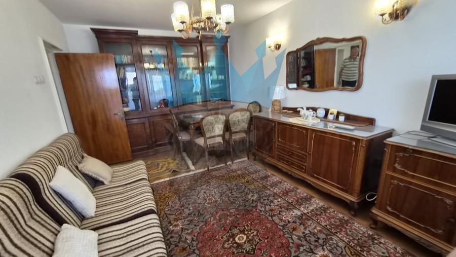 Apartament cu 3 camere decomandat, mobilat în 1 Mai