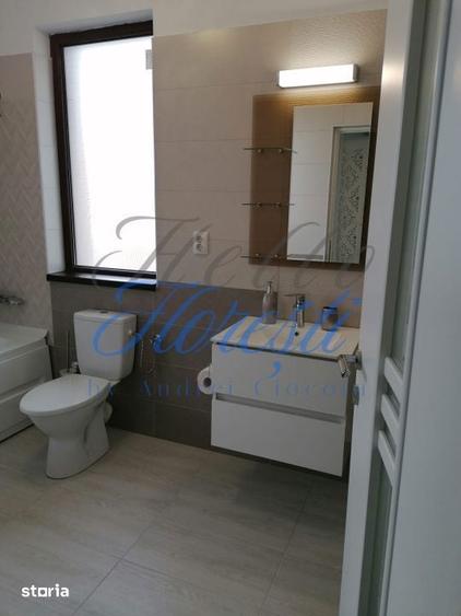 Casă cu 5 camere cu Canalizare în Florești