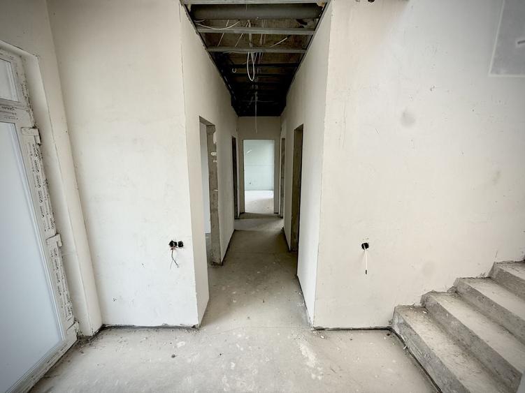 Casă individuală cu 5 camere cu Canalizare în Făget