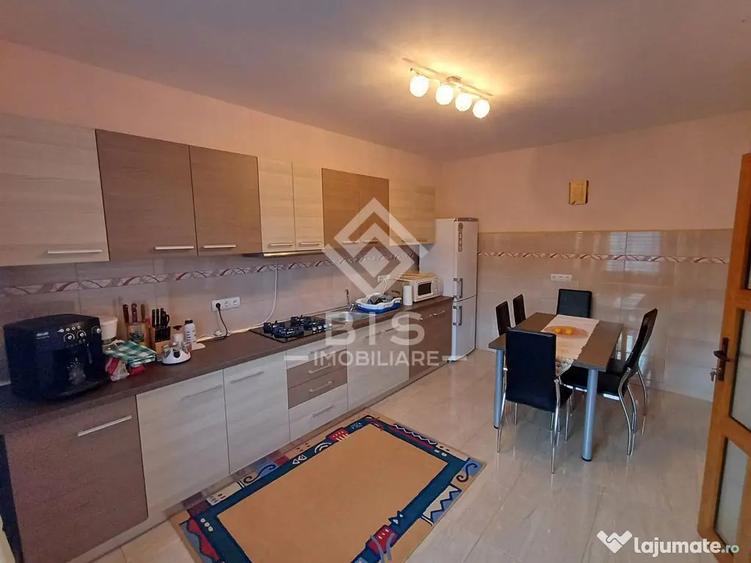 Casă cu 5 camere cu Teren 2194 Mp în Caila