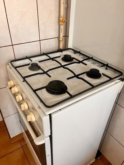 Apartament cu 2 camere semidecomandat în Craiovei