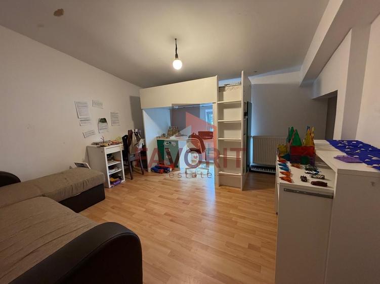 Duplex cu 5 camere cu Canalizare în Săcălaz