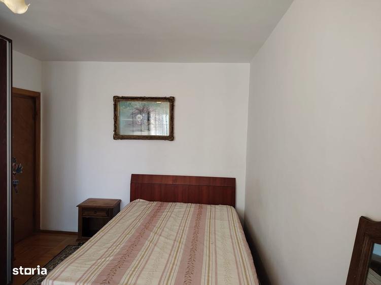 Apartament cu 3 camere, mobilat în Central