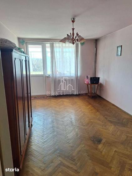 Apartament cu 3 camere decomandat în Dâmbu Pietros