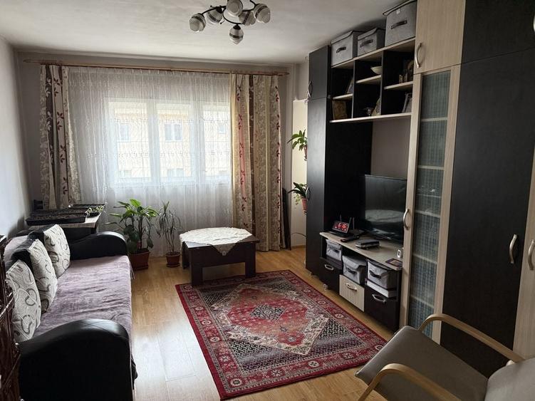 Apartament cu 3 camere decomandat în Ultracentral