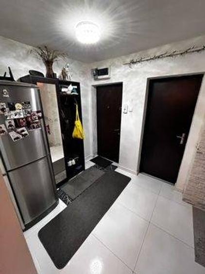 Apartament cu 3 camere decomandate, confort I, finisat modern, mobilat si utilat, cu 2 bai - 1