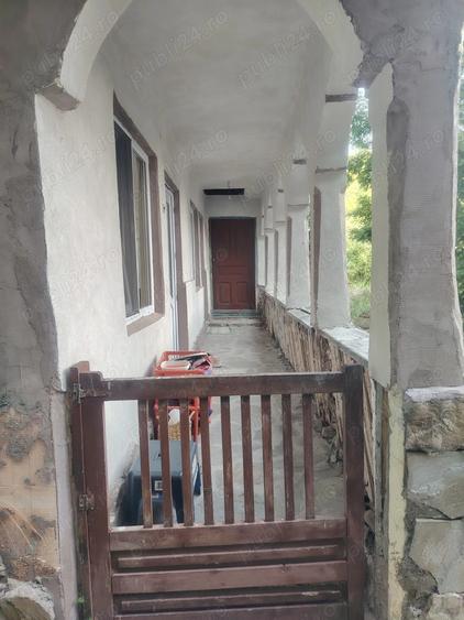 Casa boiereasca vanzare la Urseiu, Dambovita - 9