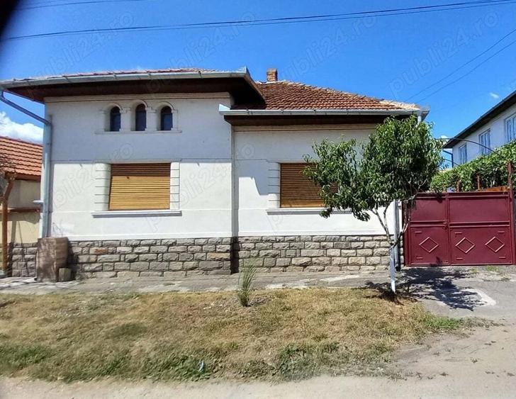 Casa de vanzare cu gradina Beiu? - 1