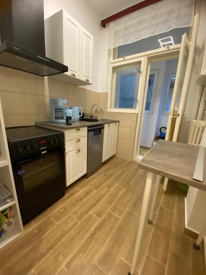 Victoriei, apart 3 cam  centrala proprie - 17