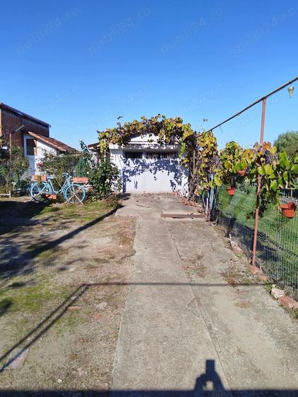 Teren 1362 mp + anexe - 1