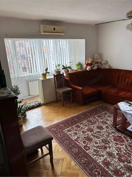 De vanzare apartament 4 camere. Steaua - 7