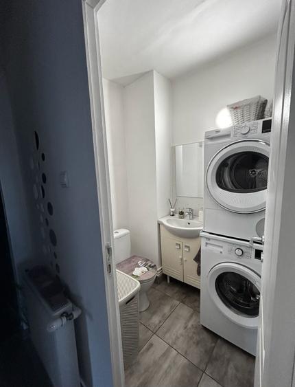 Apartament cu 3 camere decomandat în Bâlc