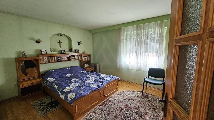 Casa 5 camere 3 bai garaj inchis si teren 700 mp utili in Lazaret - 6