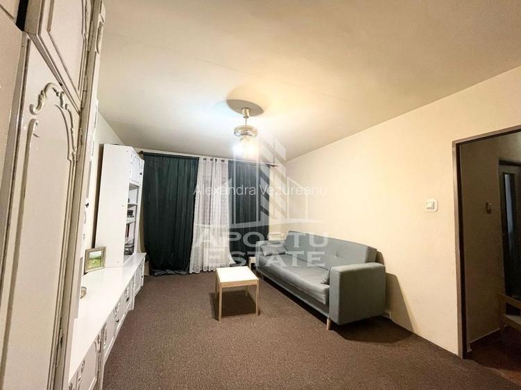 Apartament cu 3 camere decomandat, mobilat în Soarelui Apartament cu 3 camere decomandat, mobilat în Soarelui