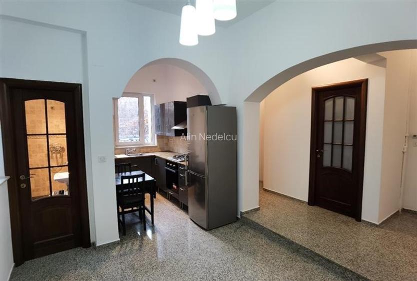 Apartament 2 camere + pivnita Cotroceni