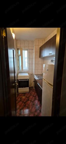 Inchiriez garsoniera in zona Titan - 3