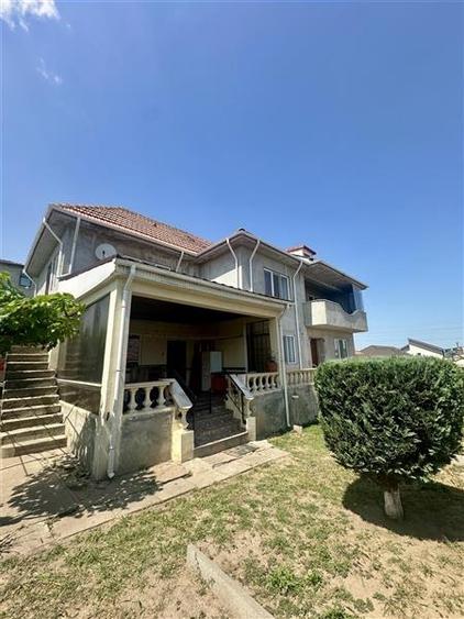 Casa S+P+1E cu Teren de 854 mp, Pretabila pentru Doua Familii - 1