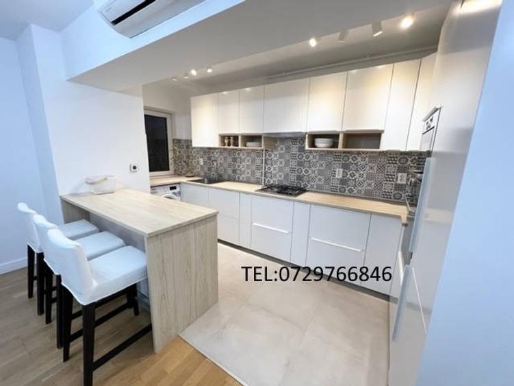 Proprietar, vand ap. 3 camere, Piata Alba Iulia - 11