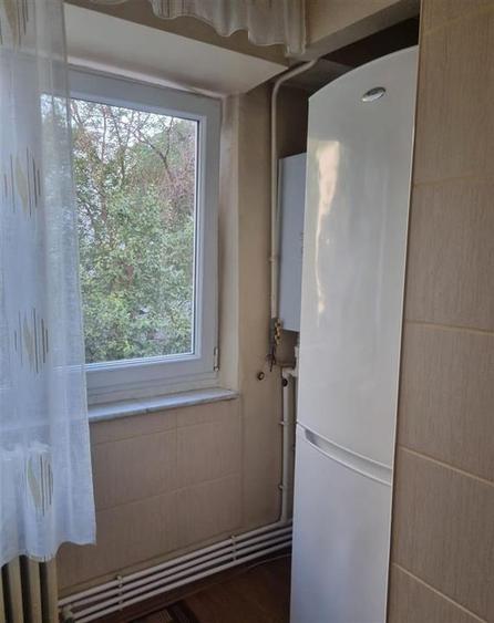 Apartament cu 3 camere decomandat, mobilat în Podul de Fier