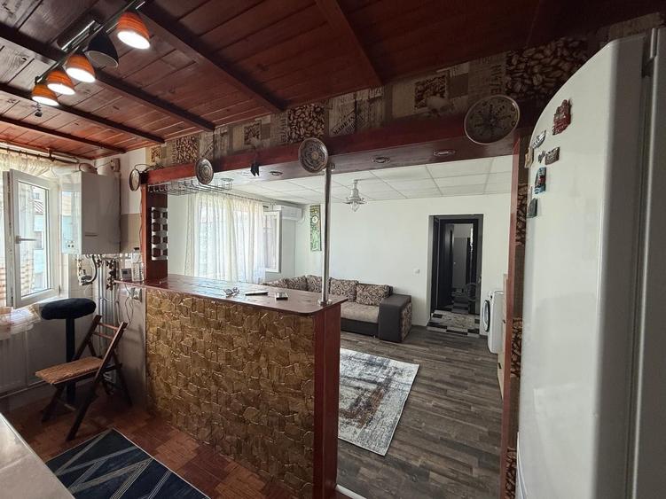 Apartament cu 2 camere decomandat în Micro 6