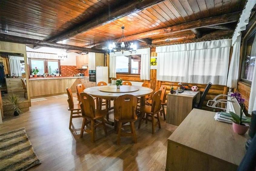 Film&Tur! Domeniu pe 222.000mp+ Ferma +Anexe specifice+Constructie+
rezidential - 2