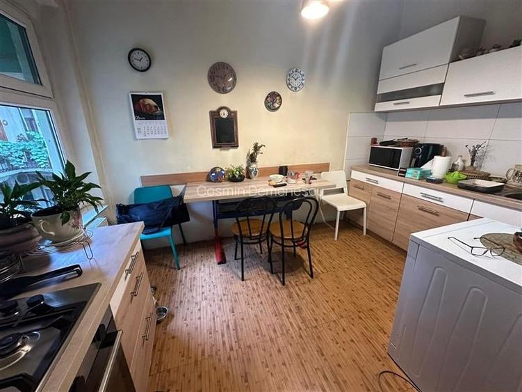Apartament cu 3 camere decomandat în Ultracentral Apartament cu 3 camere decomandat în Ultracentral