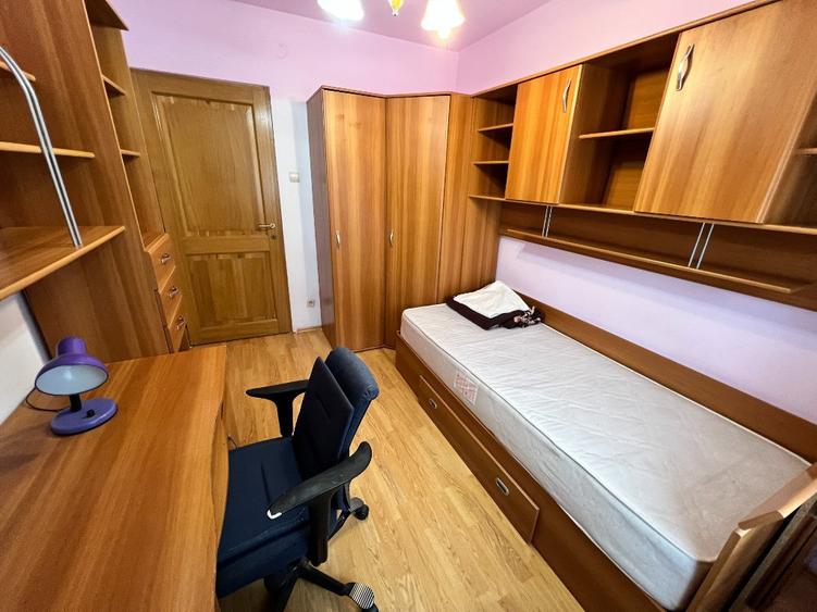 INCHIRIEZ apartament 4 camere decomandat, zona Vasile Aaron - 12