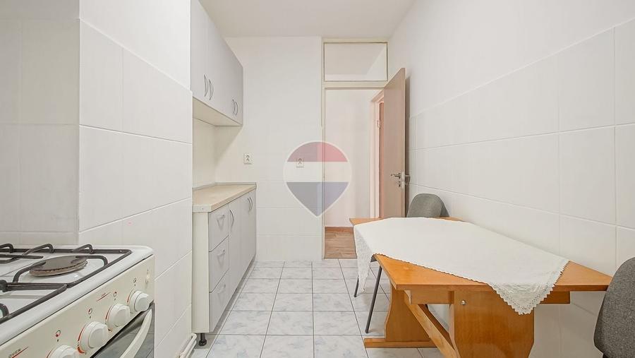 Apartament cu 2 camere decomandat, mobilat în Central