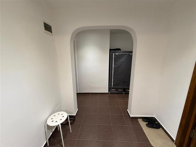 Garsoniera confort 1 , parter, 40mp, mobilata si utilata , B-dul Bucuresti - 30