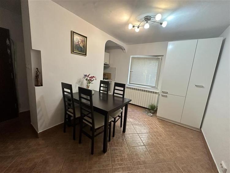 Decomandat la Parter cu Garaj - 3