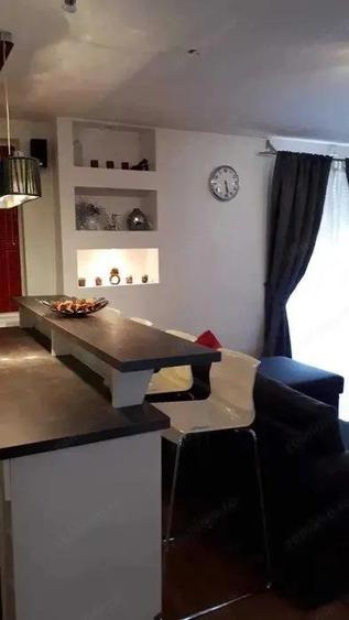 Ultrancetral - Inchiriere apartament 4 camere - Piata Trandafirilor - 1