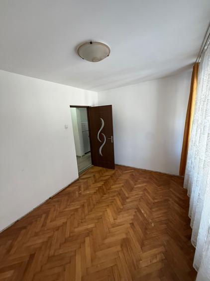 2 Camere Decomandate – Etaj 1 – Zona Narcisa - 4