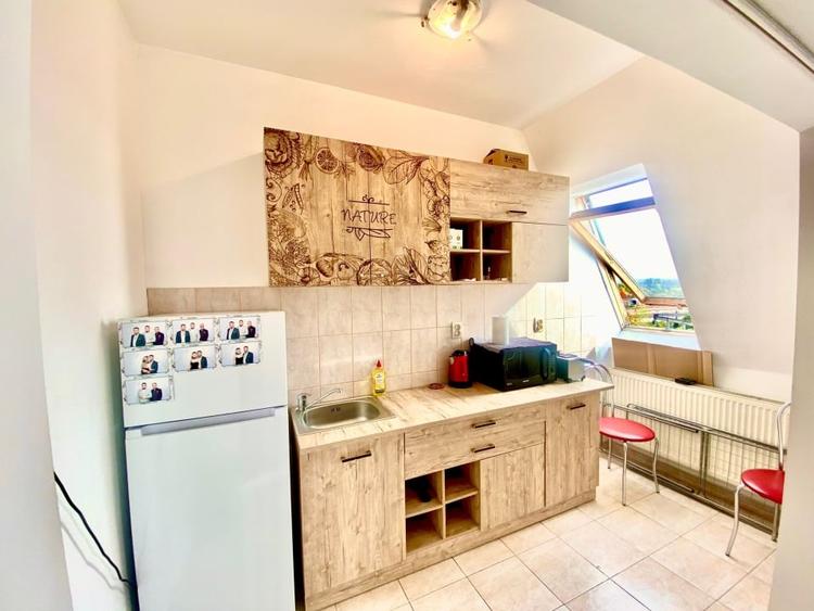 Garsonieră mobilată, utilată, etaj 4, str Războieni - 9