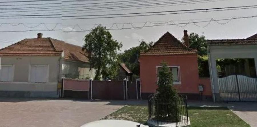 Vand casa veche 80 mp si teren 1300 mp, zona ultra centrala Teius - 1