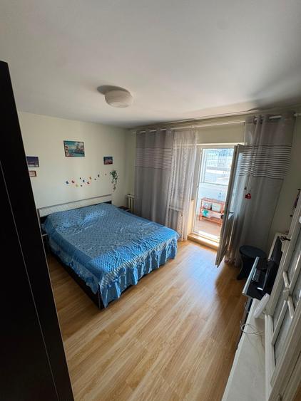 Apartament cu 3 camere decomandat în Nerva Traian