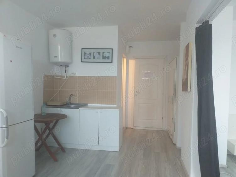 Apartament cu 2 camere semidecomandat în Schitu