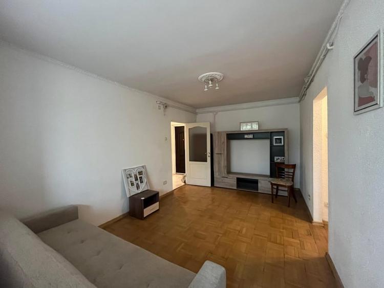 Vanzare apartament 2 camere Pajura metrou Jiului - 1
