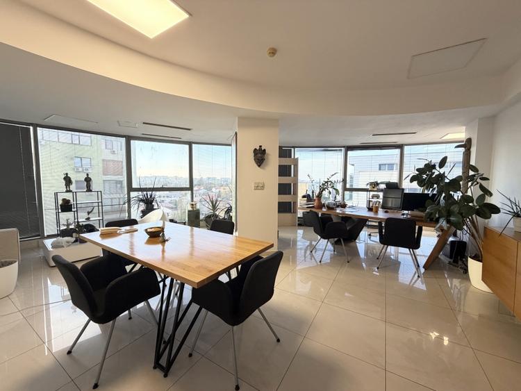 Spatiu comercial/birouri in cladire premium cu locuri de parcare - 2