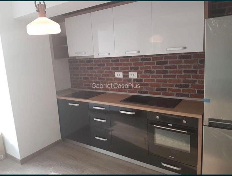 Apartament cu 3 camere semidecomandat în Tătărași