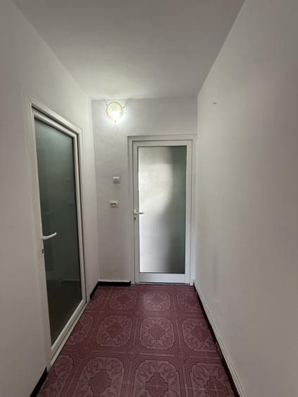 Apartament spatios, 2 camere, 58 mp utili + 2 balcoane si 2 debarale - Bucovina - 9