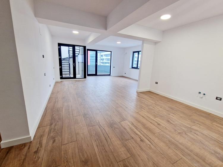 Penthouse cu 4 camere, 372 mp inclus terasa , la 200 m de rond Pipera - 1