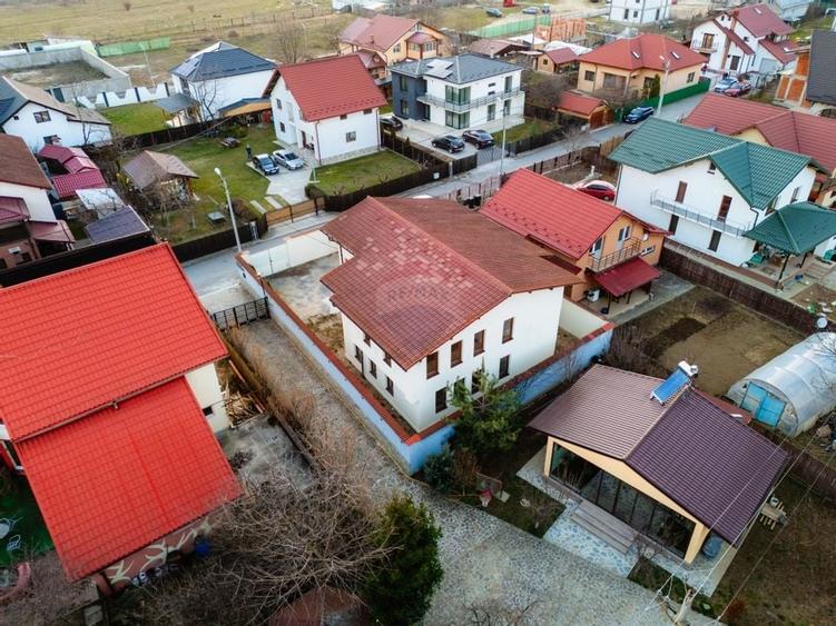 Casă individuală de Vânzare, 242mp utili+ teren de 380mp, în Pitești - 24