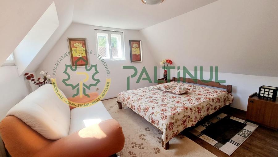 Casă de vânzare în Cisnădioara, curte mare și vedere spre munte - 12